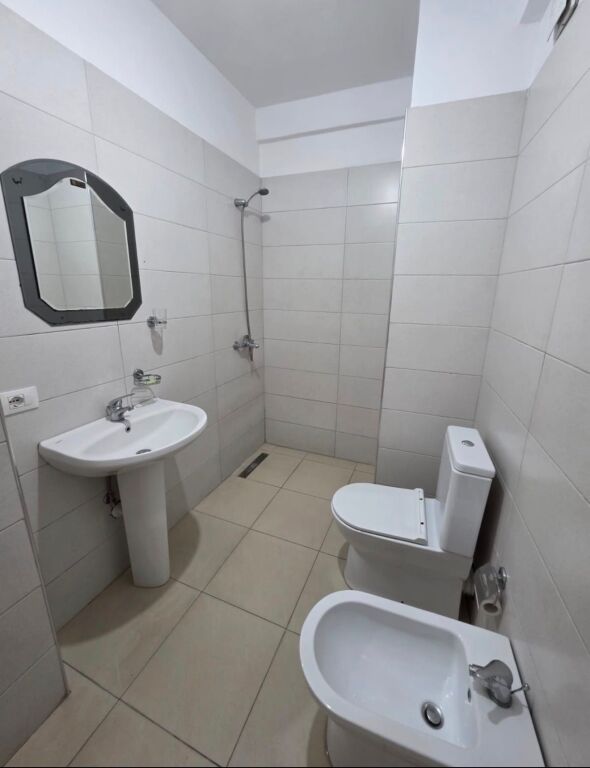 Jepet me qira apartament 2+1 në Astir!