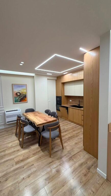 Apartament 2+1 me qira tek Liqeni i Thate