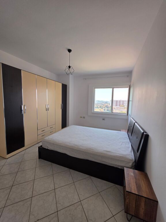 🏡 Apartament 2+1 me qera  📍Ish Dogana, pranë karburant Kastrati   🏢 Kati 5  🛗 Me ashensor  🛋️ I mobiluar  📐 Sipërfaqe: 108m² 🌿 Me ballkon   💰 Çmimi: 60.000 Lekë/Muaj  