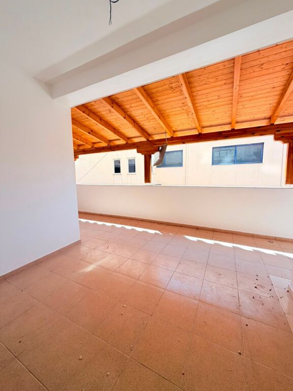SHITET APARTAMENT 2+1+2 NE ZONEN E ISH URT, DURRES