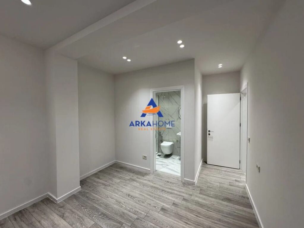 JEPET ME QERA APARTAMENT 2+1+2+BALLKON "RRUGA MINE PEZA" 100.000 LEKE