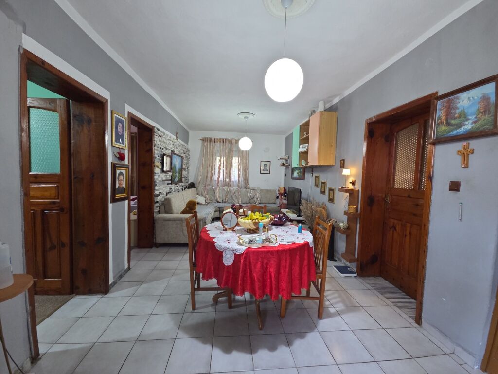 Shitje, Shtepi Private Bulevardi Bajram Curri