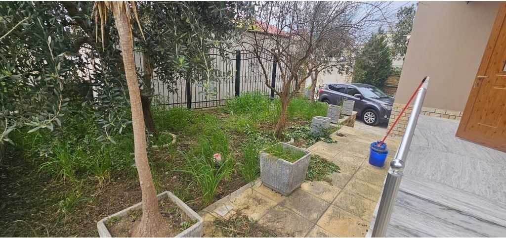 Vilë 2+1 Me Qira në Ali Demi,Rruga Idriz Dollaku Tiranë - 80.000LEKE | 180 m²