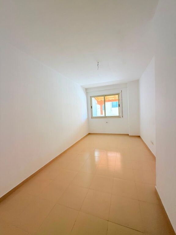 SHITET APARTAMENT 2+1+2 NE ZONEN E ISH URT, DURRES