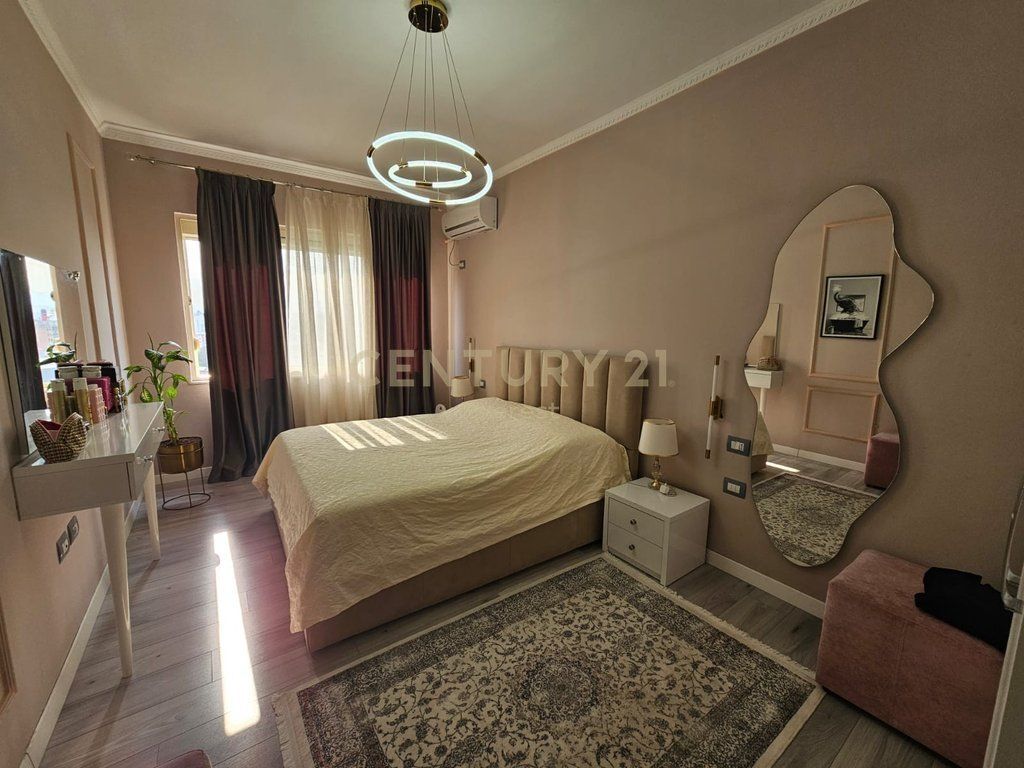 YZBERISHT, APARTAMENT 2+1+2+PARKIM PER QIRA