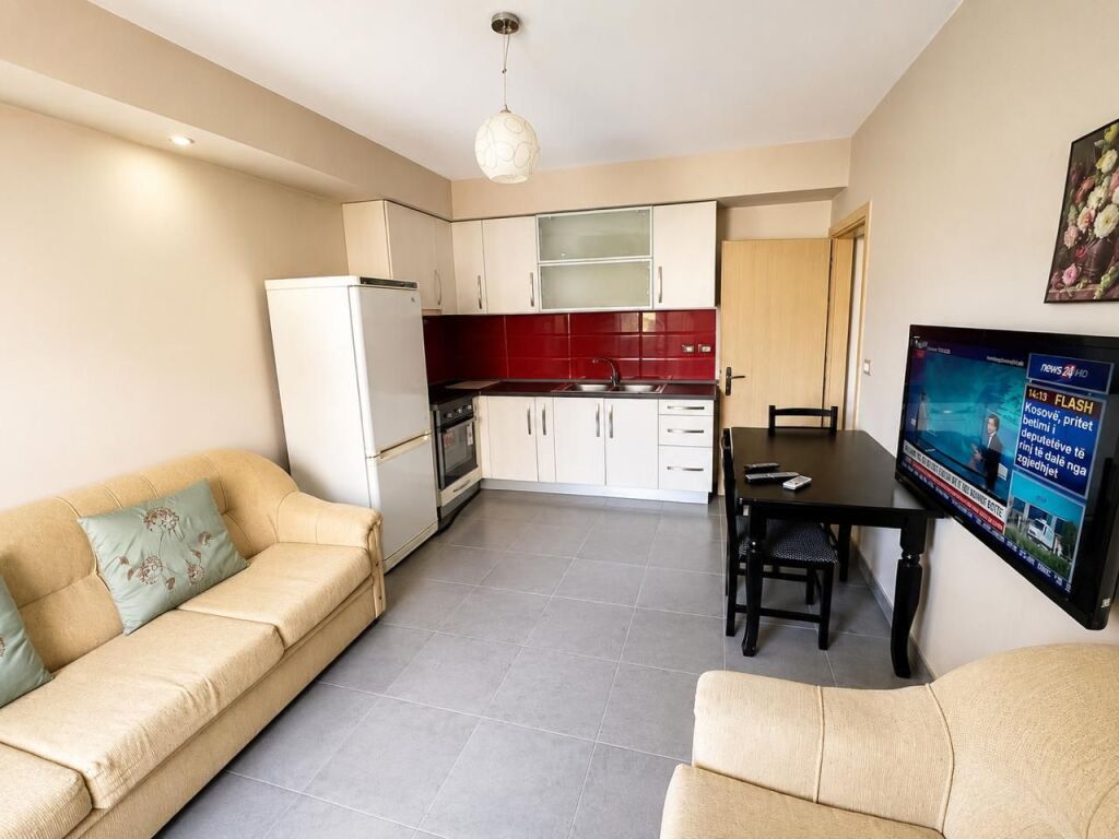 Apartament me qera prane Shkolles se Bashkuar