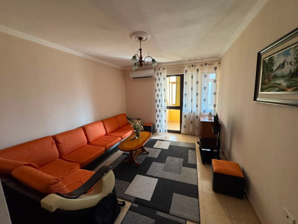 🏡 Shitet Apartament 2+1+2 📍 Don Bosko, pranë Shkollës “Qazim Turdiu”💰 Çmimi: 200 milion lekë