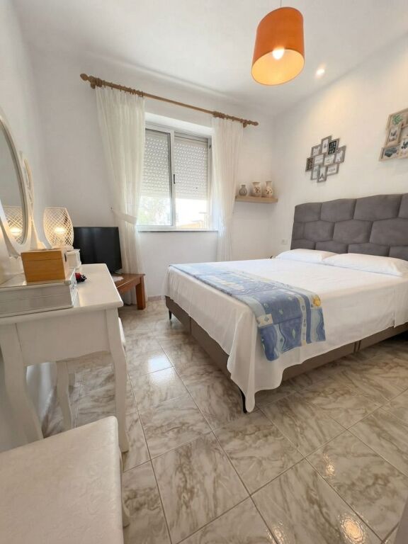 Apartament 1+1, 70 m² pranë Xhamisë së Tabakëve!