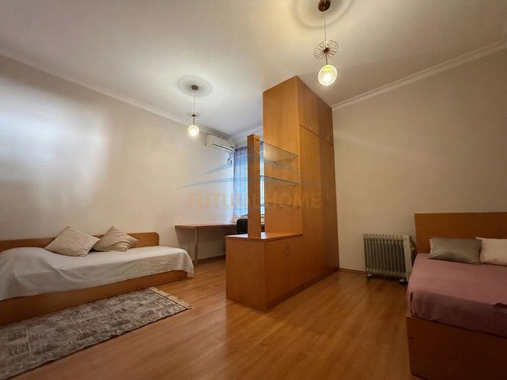Affitto, Appartamento 2+1, Blloku, Tirana.