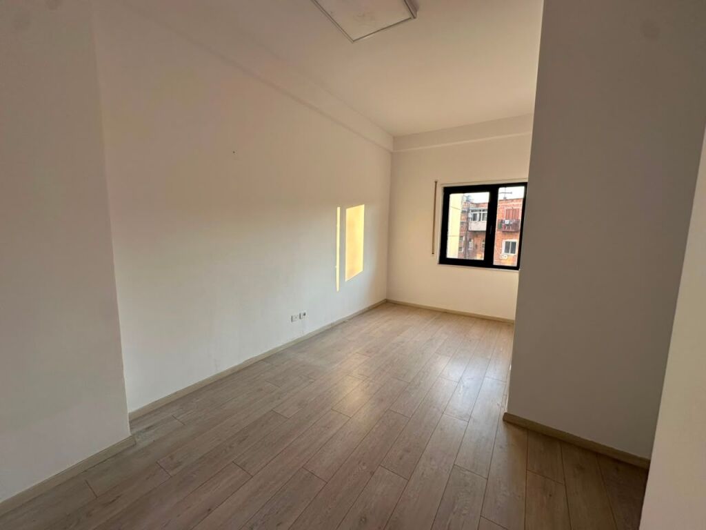 Apartament 2+1 , Pallati Mozart , Qender