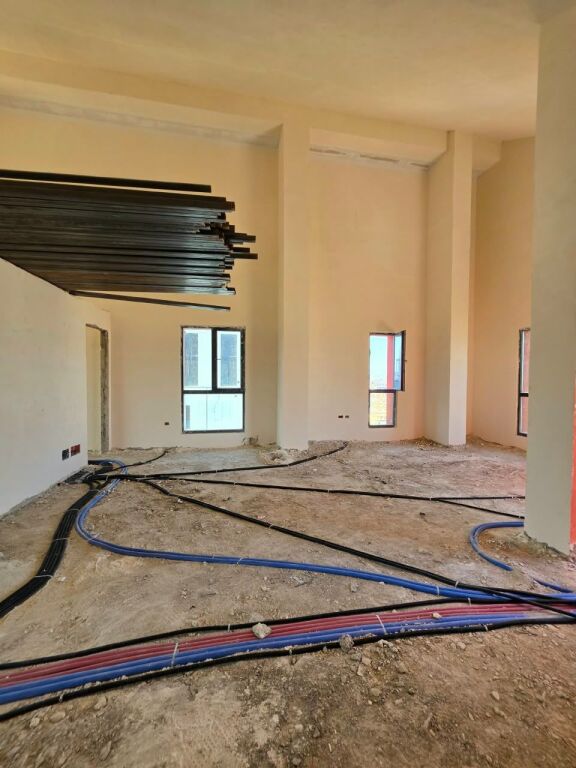 IN VENDITA: Penthouse Duplex 🏘 4+1+3 Bagni &amp; Balcone (📍Complesso Square21) - 21 Dhjetori, 207 m² (Prezzo €490.000) 🧭 ✨️