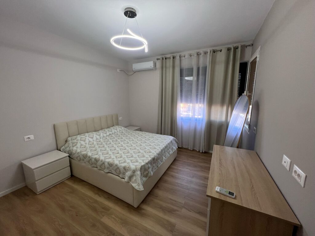APARTAMENT ME QIRA RRUGA KAVAJES