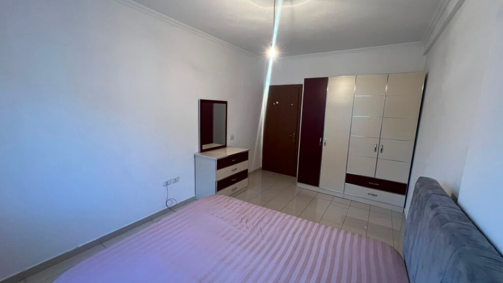 SHITET APARTAMENT 2+1 + BALLKON YZBERISHT