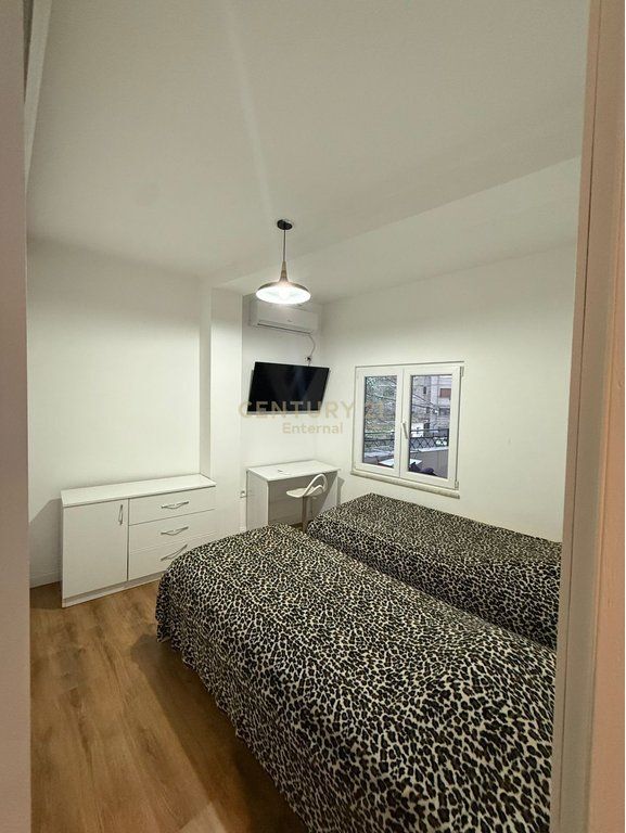 PRIVATE HOUSE + SHOP FOR SALE | PORCELAN