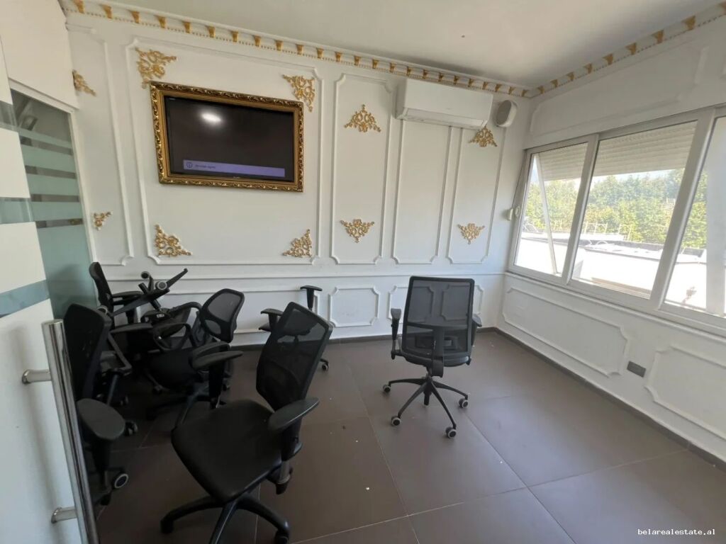 Zyre Me Qera Tek Ish-Restorant Durresi (ID BZ21033) Tirane