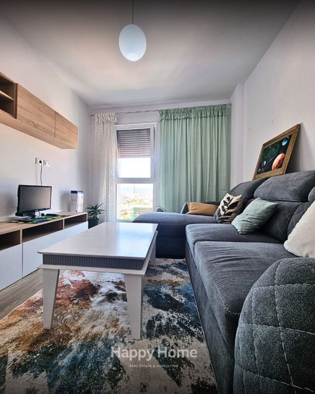Esclusivo, affittasi appartamento 1+1 in Sheshi I Xhamllikut, Tirana. Costruzione di qualità, L'appartamento si trova in una posizione fantastica,  