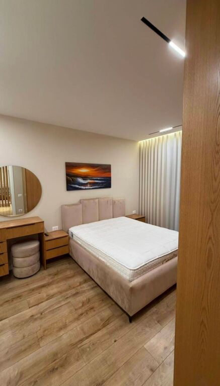 Apartament 2+1 me qira tek Liqeni i Thate