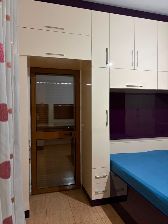 Apartament 2+1+ballkon me qira – Ish-Sheshi Shqiponja