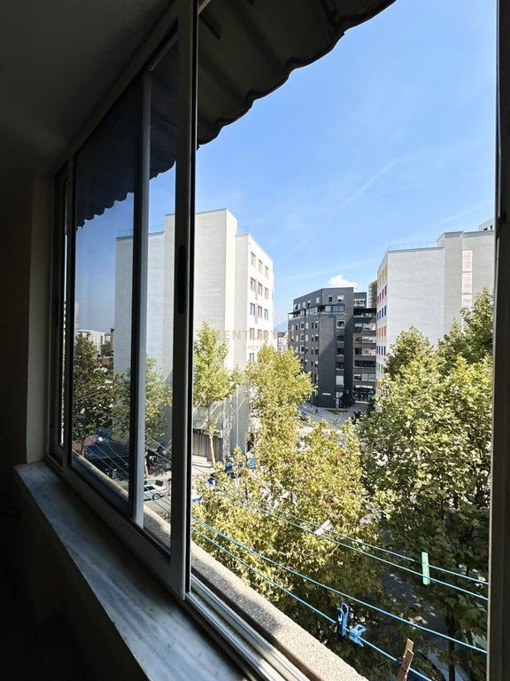 Apartament 2+1 për Qira – Rruga e Dibrës ,përballë Farmacisë 10