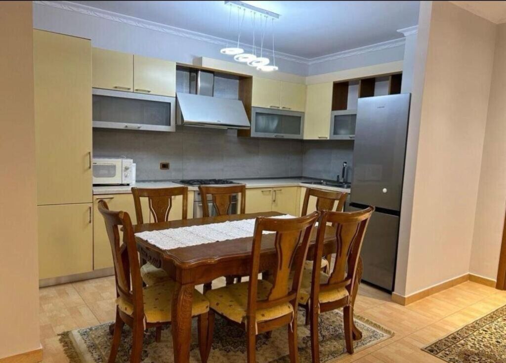 Apartament 2+1+2 per qera 21 Dhjetori !