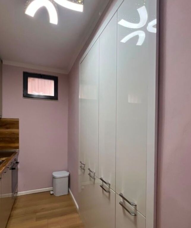 Apartament 3+1 dhe Parking me Qera