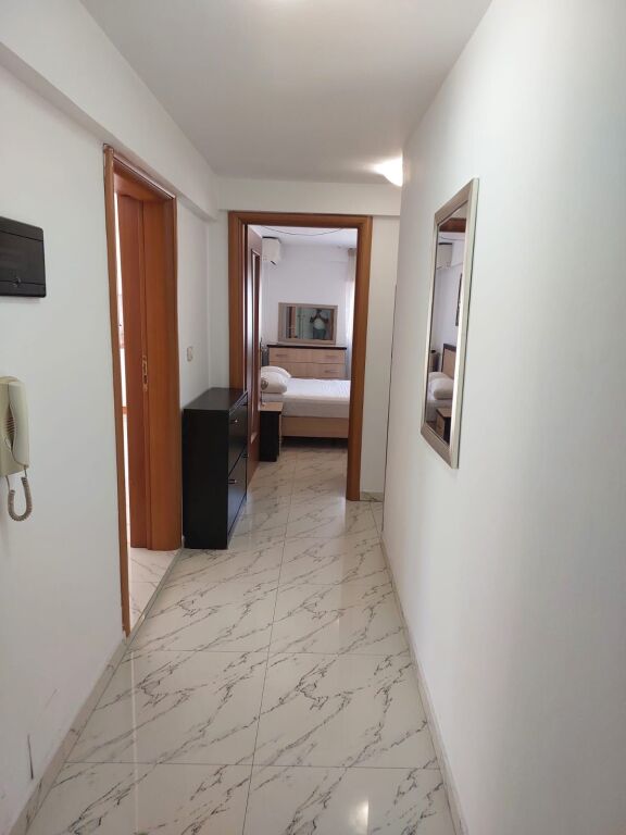 Apartament 2+1 per qira perballe Kompleksit Delijorgji, Rruga e Kavajes