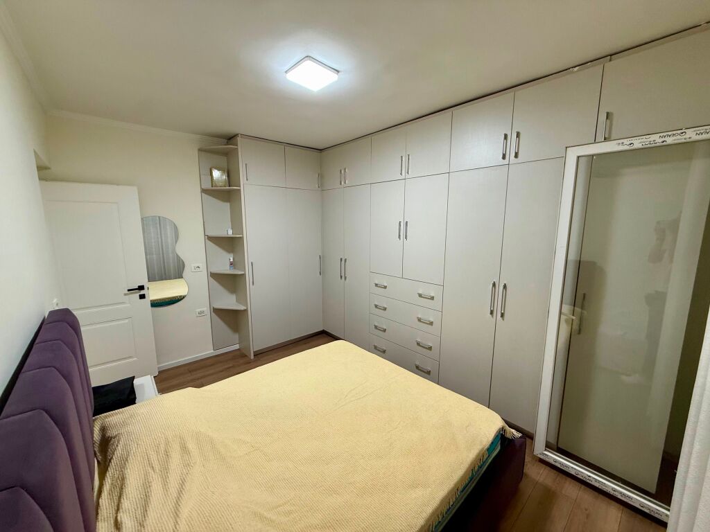 📣 QERA SUPER Apartament 2+1 📍 Rruga “Mine Peza” ✨  🏢 Kati 2 (Pa Ashensor) 📐 Siperfaqe 100 m2 🔹 Depo 🔹 Ballkon 🛋️ Mobilim Cilesor  💶 Cmimi 850 Euro/Muaj