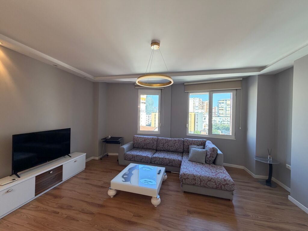 Perball Toptanit, Apartment 2+1+2 per qira