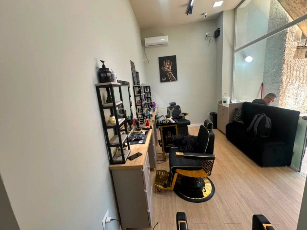 Barricades Street - Barbershop For Sale Invested On Ground Floor By The Road