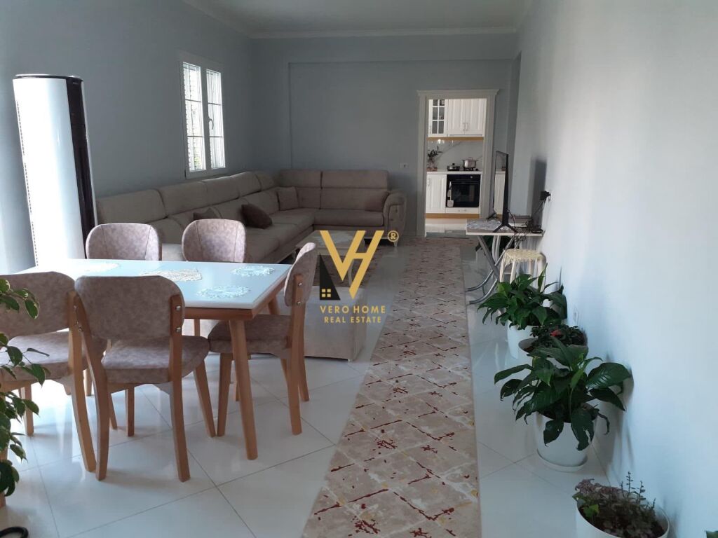 VILLA SU DUE PIANI IN AFFITTO A TEGU 150.000 LEKE