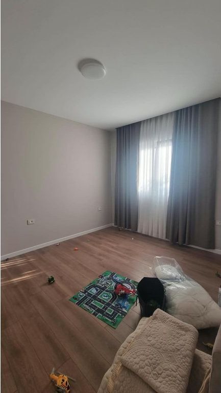 Qera, Apartament 1+1+ Post Parkimi, Rruga Siri Kodra, Tirane.