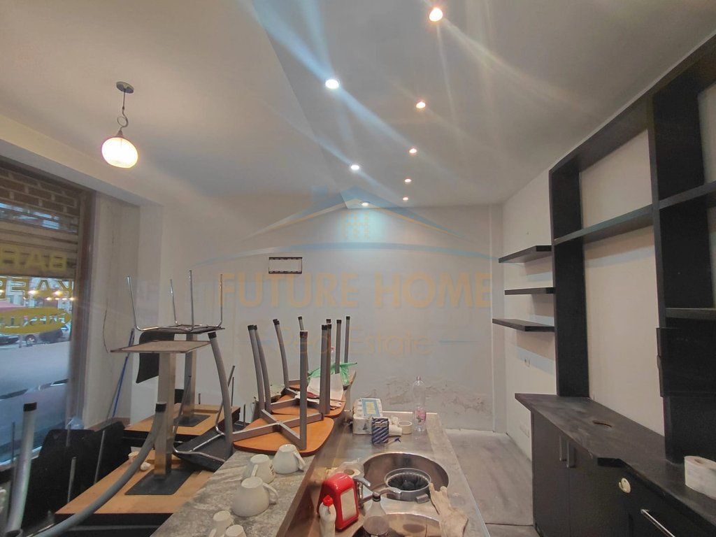 Rent, Business Premises, Red Wheel, Beach, Durres