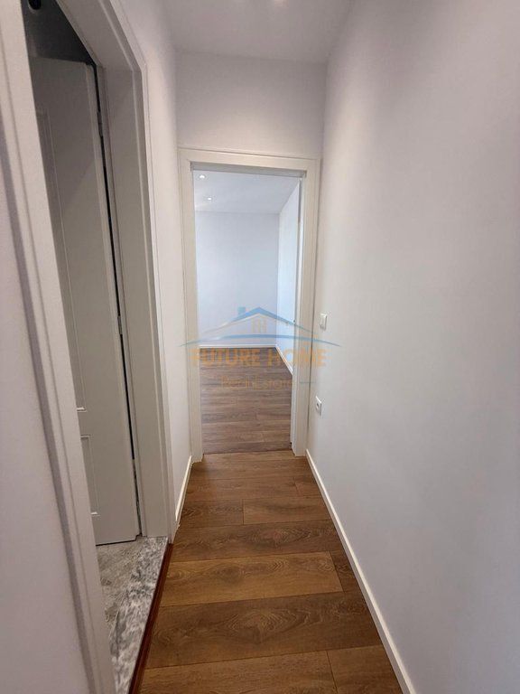 Shitet, Apartament 2+1+1, Rruga Fadil Bodinaku, Tirane