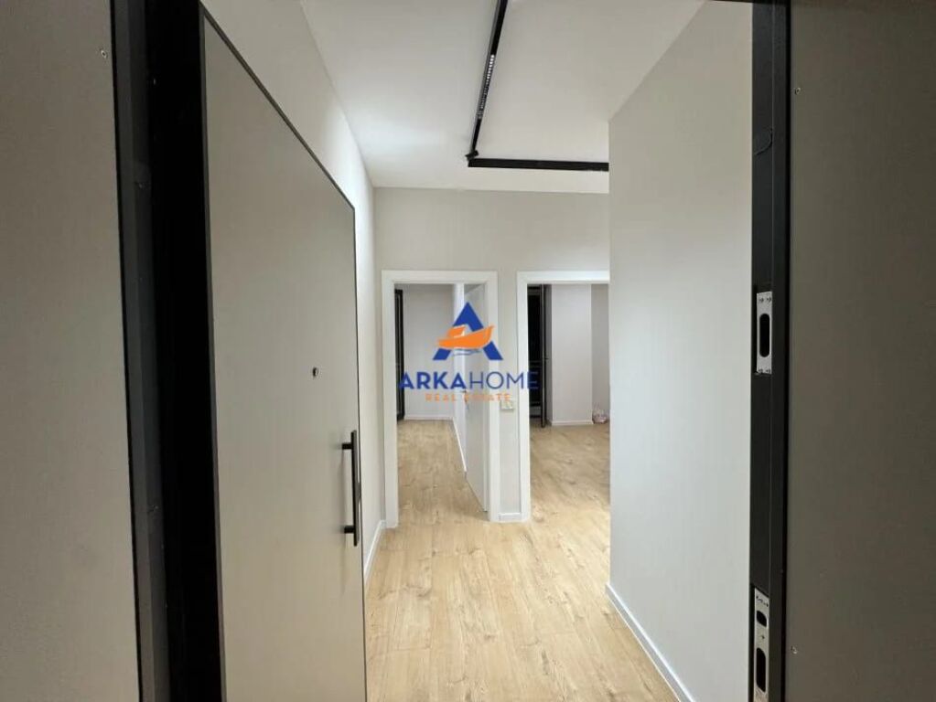 JEPET ME QERA APARTAMENT 2+1+BALLKON "RRUGA MINE PEZA" 90.000 LEKE