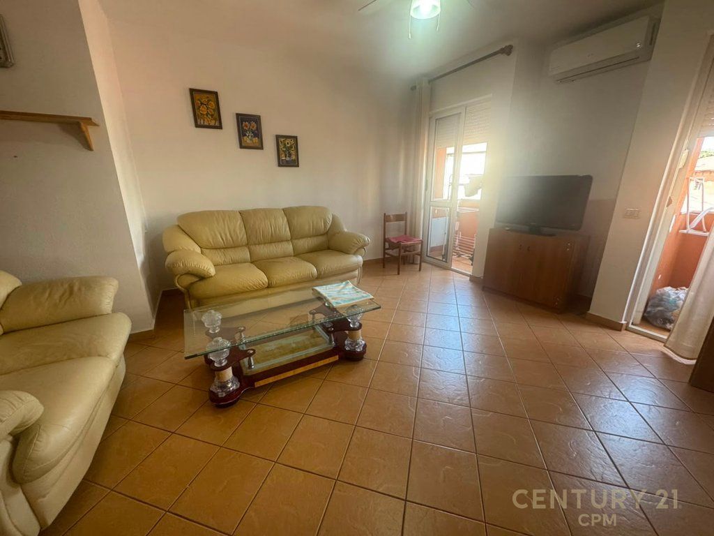 JEPET APARTAMENT 2+1 ME QIRA – PAZARI I RI, TIRANË