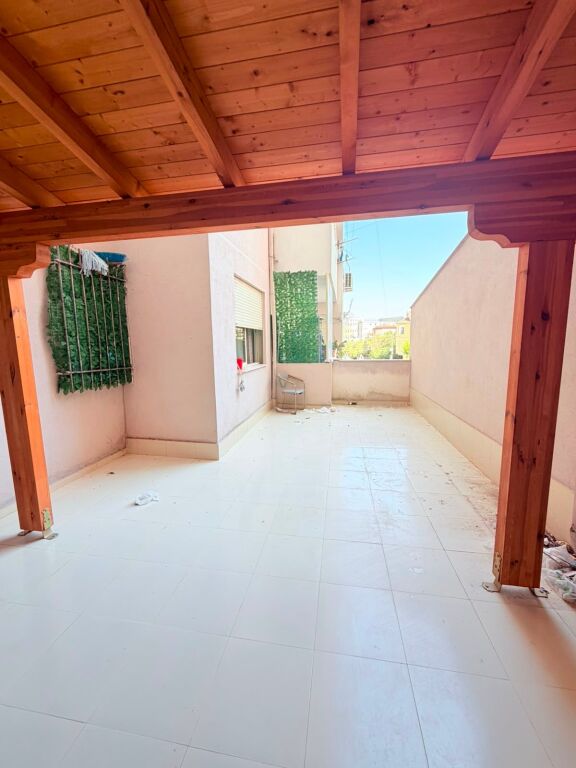 SHITET APARTAMENT 2+1+2 NE ZONEN E ISH URT, DURRES