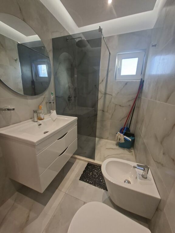 APARTAMENT 2+1 ME QIRA | ISH-FUSHA E AVIACIONIT