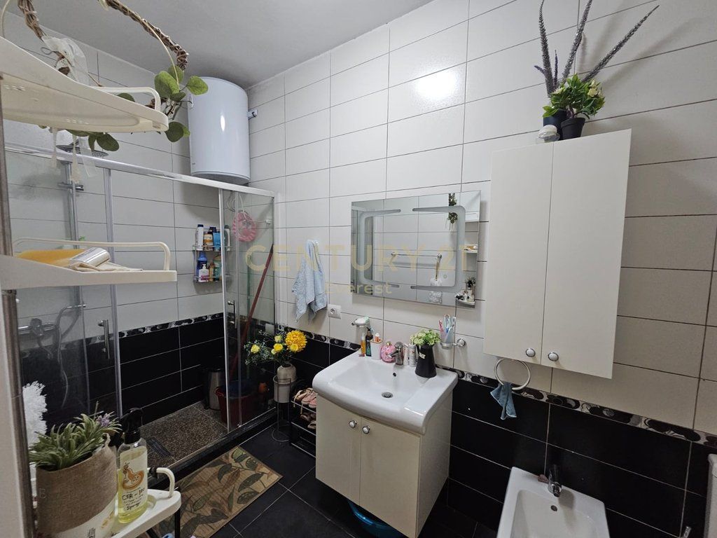 YZBERISHT, APARTAMENT 2+1+2+PARKIM PER QIRA