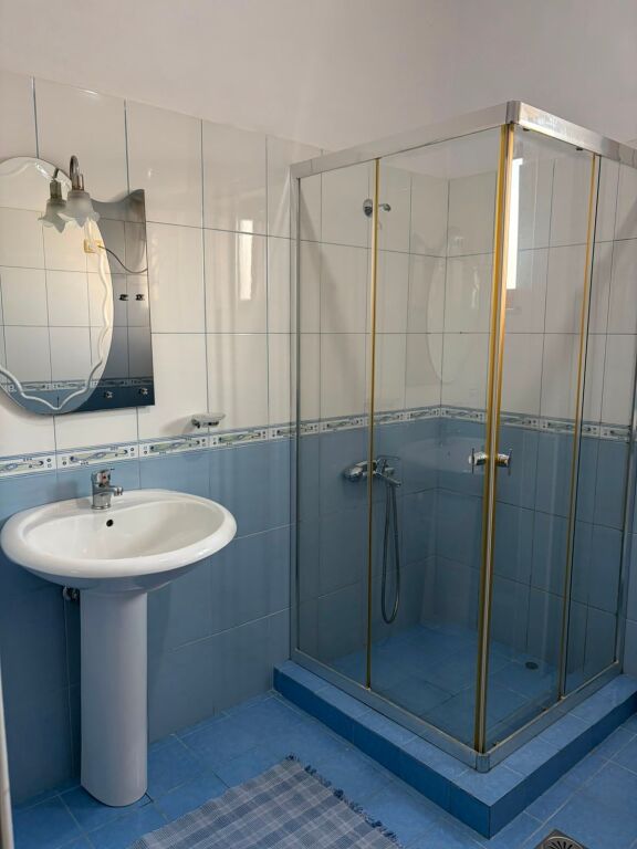 Apartament 2+1+ballkon me qira – Ish-Sheshi Shqiponja