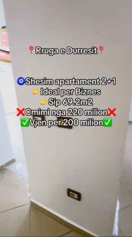 Shitet apartament 2+1 tek Rruga e Durresit , ne fillim , Zogu i Zi , Rruga Mine Peza .