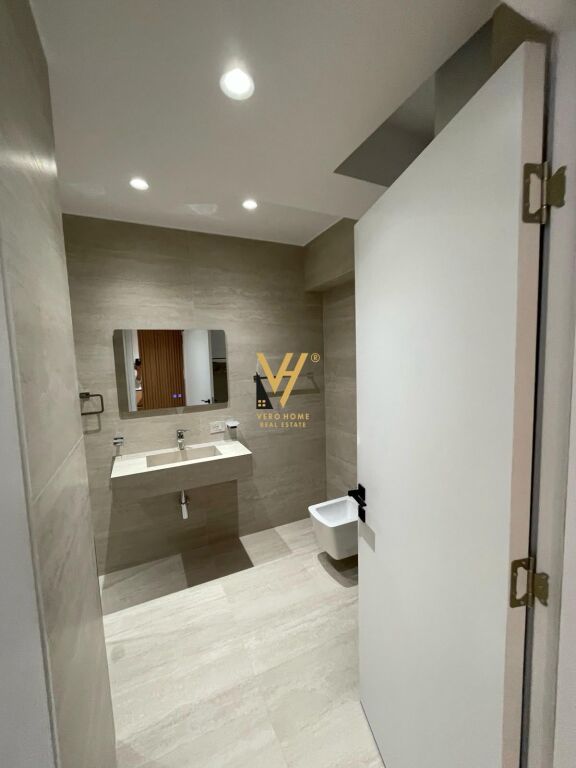 JEPET APARTAMENT 3+1+2+BLK ME QERA TE KODRA E DIELLIT 1.600 EURO