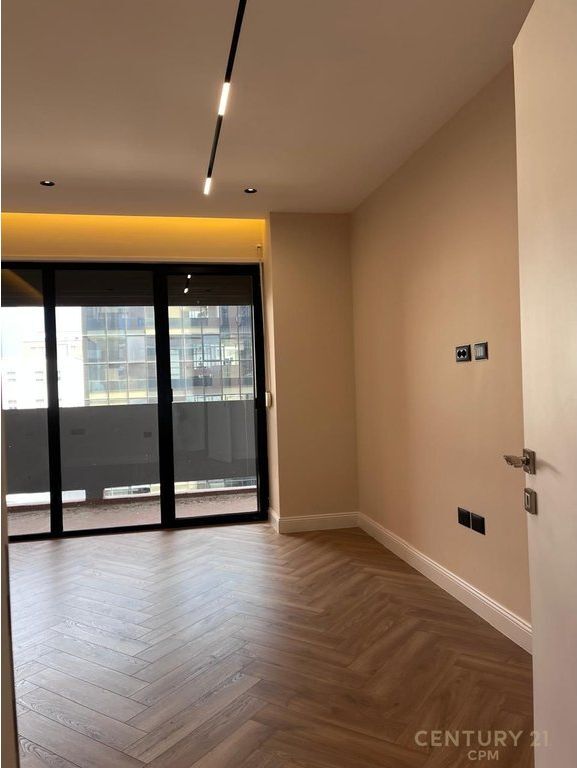 Jepet me qira apartament 2+1+2 te zona e Hipotekës
