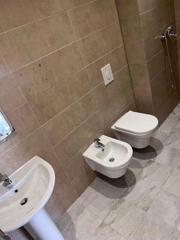 Jepet me qira apartament 2+1+2 te zona e Hipotekës