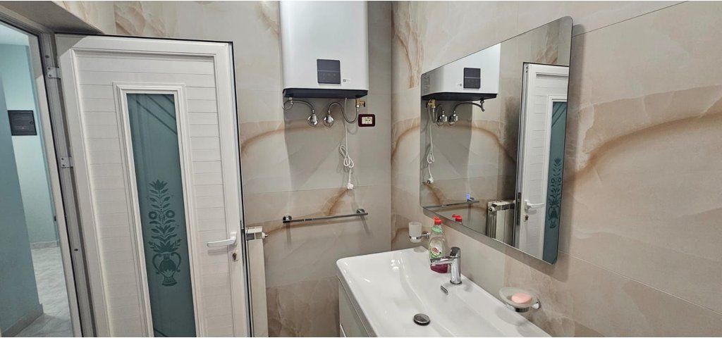 Vilë 2+1 Me Qira në Ali Demi,Rruga Idriz Dollaku Tiranë - 80.000LEKE | 180 m²