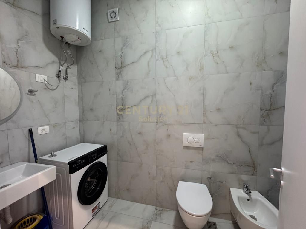 JAPIM ME QIRA 2+1 TE KOMPLEKSI AURA 750 € /Muaj