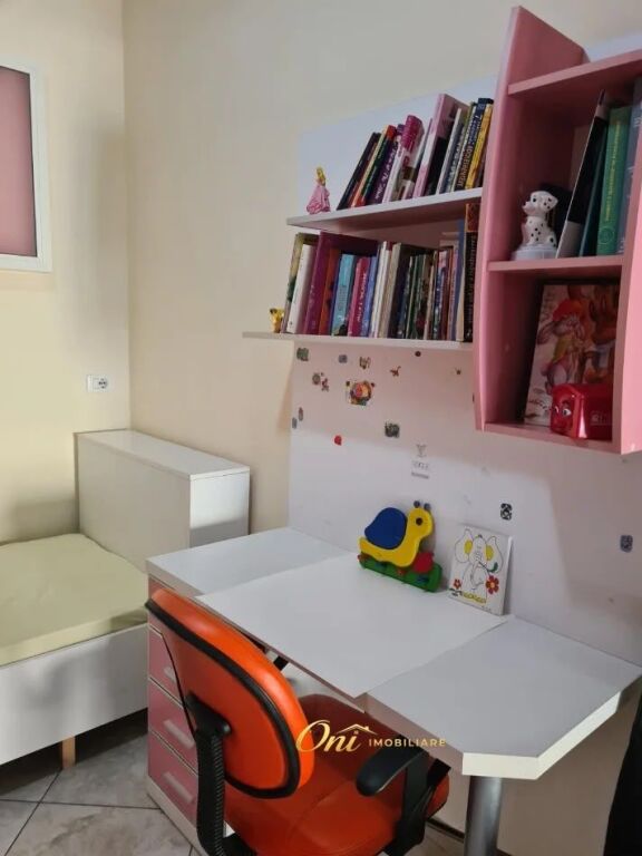 JEPET APARTAMENT ME QERA 2+1, KOPSHTI BOTANIK