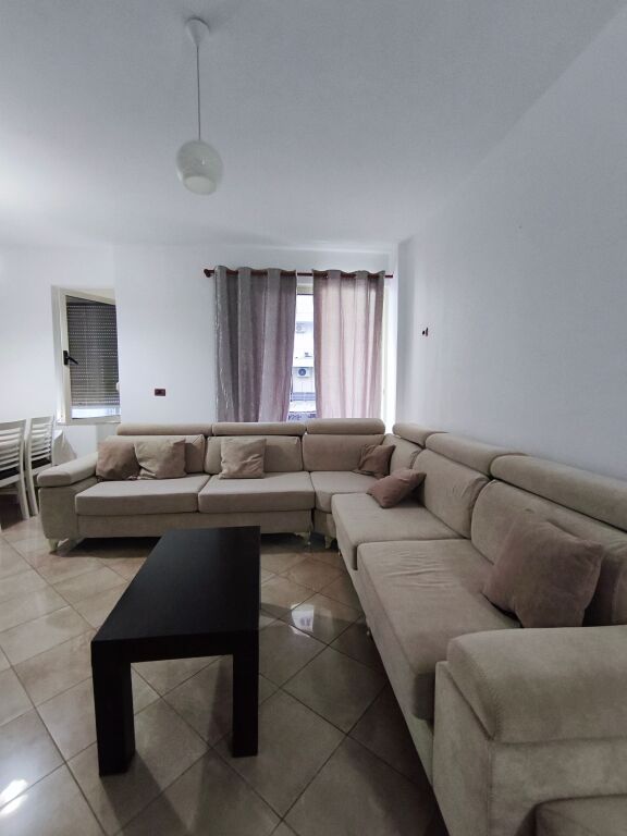 Apartament 1+1 me qira në Rrota e Kuqe, Durrës