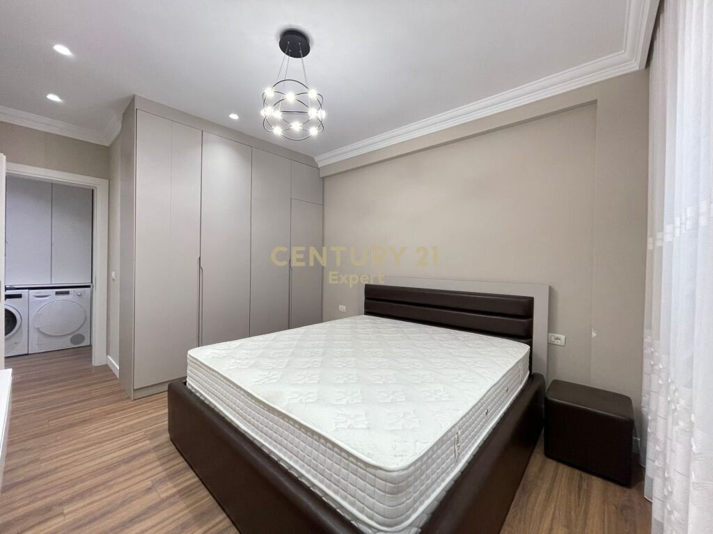 JAPIM APARTAMENT 3+1+2 ME QIRA NE KOMPLEKSIN LAKE LAND RESIDENCE NE FARKE !!!