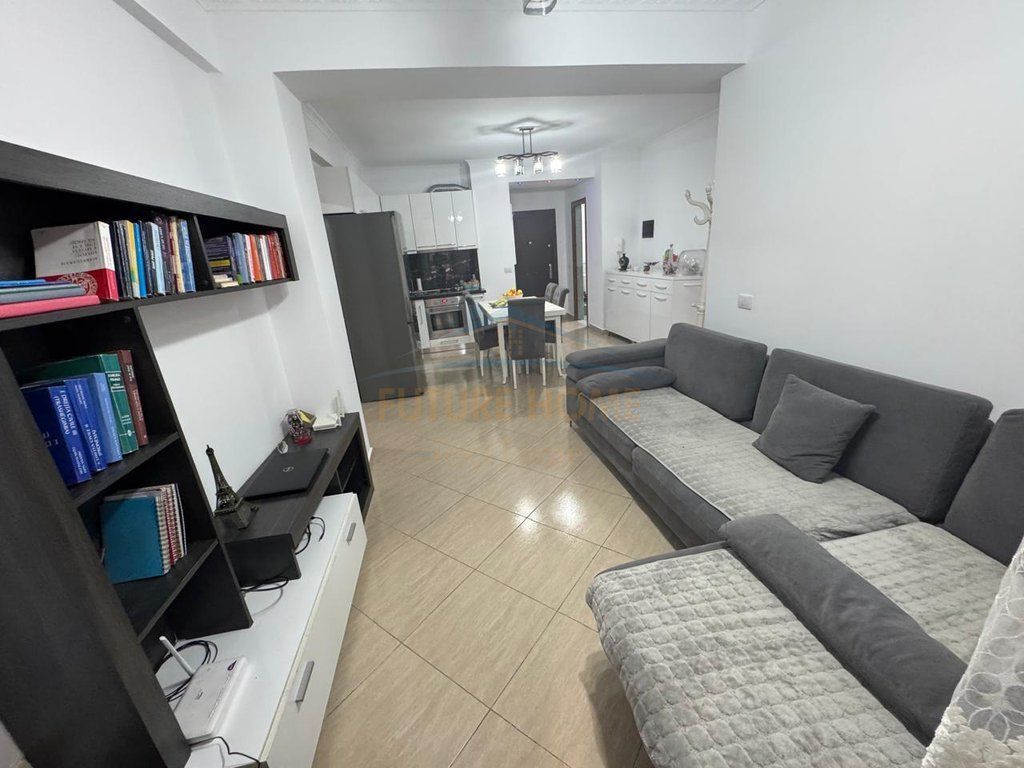 Shitet, Apartament 3+1+2, Unaza e Re,Tirane
