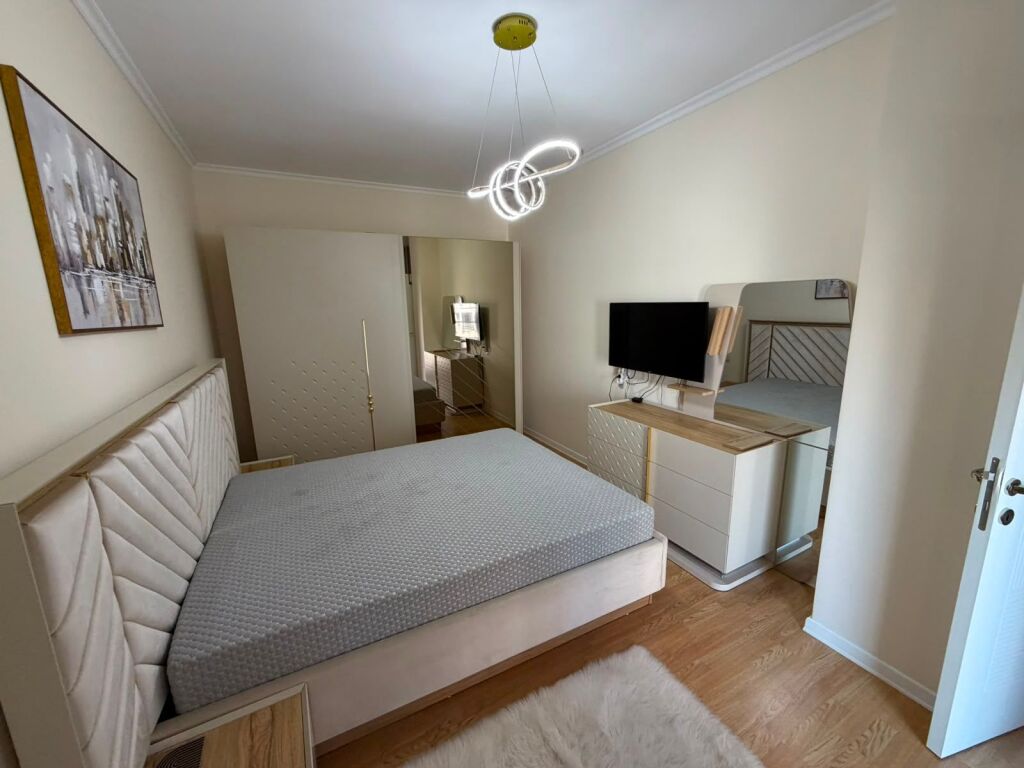 🚪Jepet me qera Apartament 2+1+2  📍Adresa : Rruga e Kosovareve 💶Cmimi 1200€